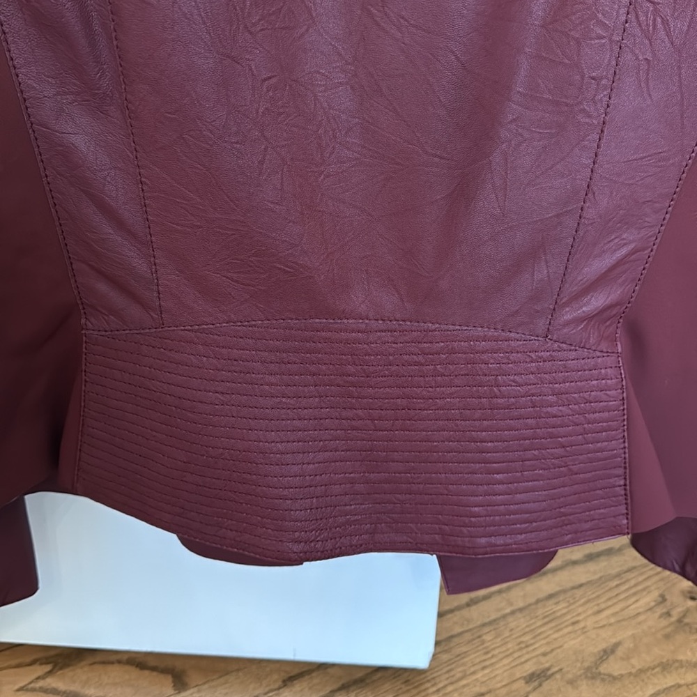 Ladies maroon collared zipper short leather jacket w/two pockets, sleeve zippers - Picture 9 of 11